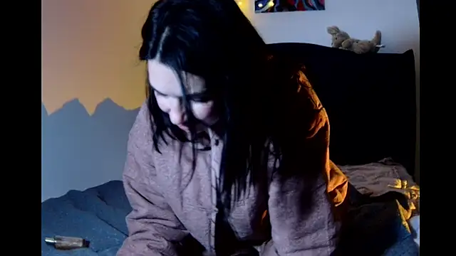 Snapshot of Mylaya chatting on 01.17.25 Mylaya online show from 01.17.25