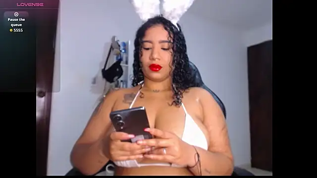 leslycarsson online show from 10.12.25