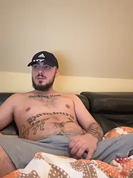 xKuba2001x online show from 01.10.25