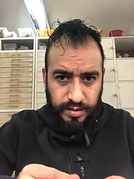 Snapshot of leonardohot1987 chatting on 01.31.25 leonardohot1987 online show from 01.31.25