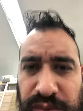 Snapshot of leonardohot1987 chatting on 02.06.25 leonardohot1987 online show from 02.06.25