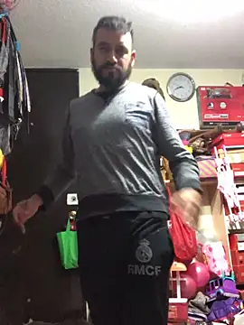 Snapshot of leonardohot1987 chatting on 02.13.25 leonardohot1987 online show from 02.13.25