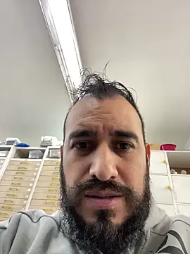 Snapshot of leonardohot1987 chatting on 02.19.25 leonardohot1987 online show from 02.19.25