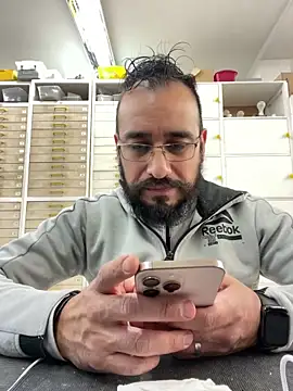 Snapshot of leonardohot1987 chatting on 02.22.25 leonardohot1987 online show from 02.22.25