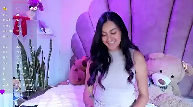 Snapshot of sweetfoxy_17 chatting on 01.30.25 sweetfoxy 17 online show from 01.30.25