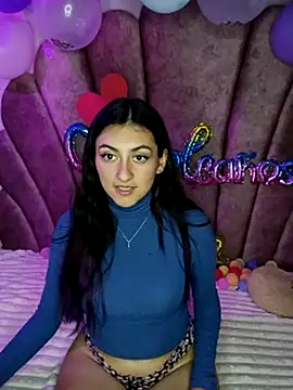 Snapshot of sweetfoxy_17 chatting on 02.24.25 sweetfoxy 17 online show from 02.24.25