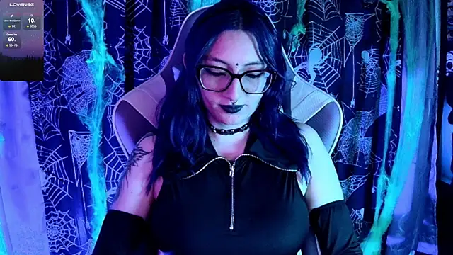 Kimlennox  online show from 10.28.25