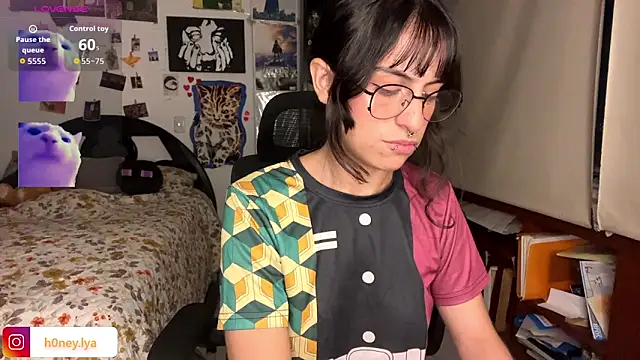 Snapshot of B0nnie_H0ney chatting on 02.15.26 B0nnie H0ney online show from 02.15.26