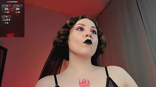 Eva Moss  online show from 01.27.25