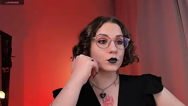 Eva Moss  online show from 02.22.25