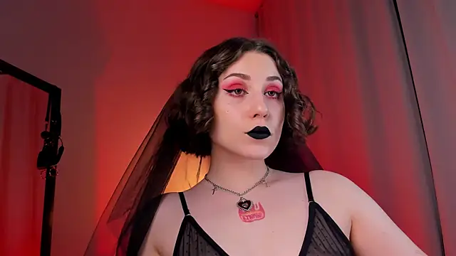 Eva Moss  online show from 03.04.25