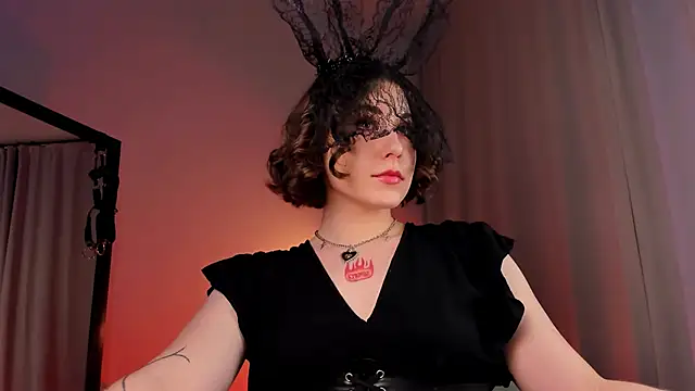 Eva Moss  online show from 03.14.25