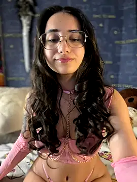 Snapshot of LittleX_Angel chatting on 11.07.25 LittleX Angel online show from 11.07.25