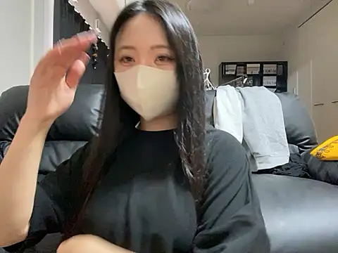 Snapshot of yazawa_oO chatting on 06.27.26 yazawa oO online show from 06.27.26