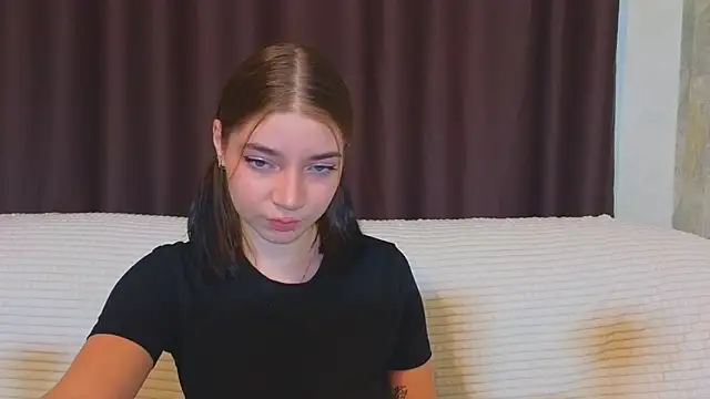 Snapshot of CassJonn chatting on 02.04.25 CassJonn online show from 02.04.25