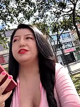 Snapshot of Melyy_Edii chatting on 05.27.26 Melyy Edii online show from 05.27.26