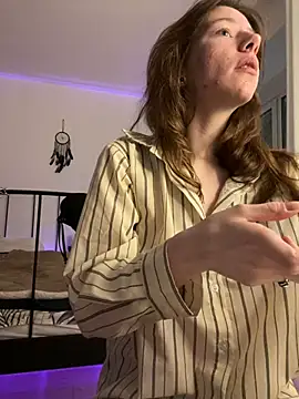 Mary Leaf online show from 02.01.25