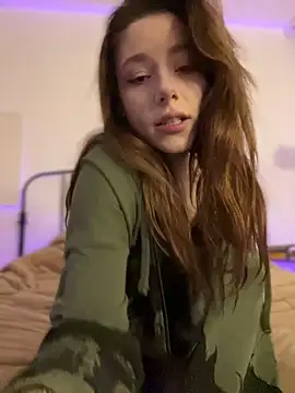 Mary Leaf online show from 02.06.25