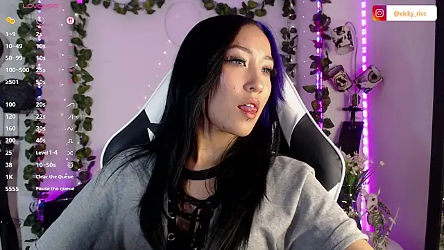 victoria ricci a online show from 09.09.25