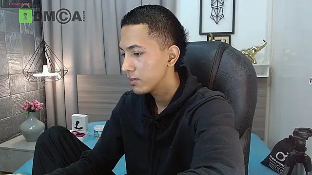 Snapshot of HarolddXL chatting on 04.23.26 HarolddXL online show from 04.23.26