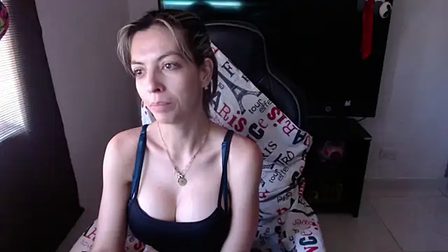 Princezzlove3 online show from 01.13.25