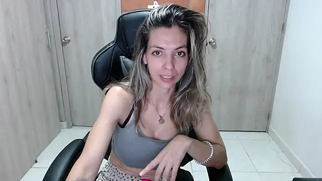 Princezzlove3 online show from 03.20.25