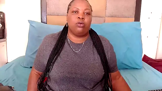 omalicha98 online show from 10.27.25