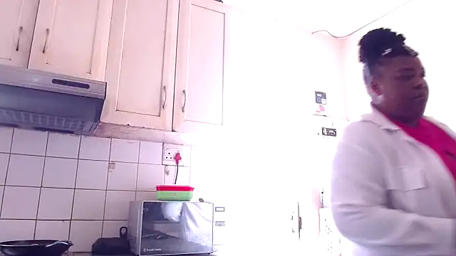 omalicha98 online show from 11.25.25