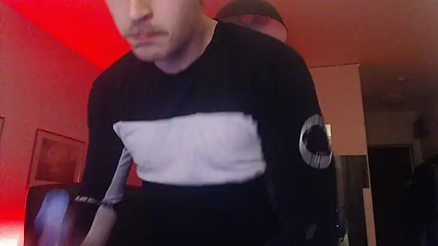 Snapshot of TheWildLion chatting on 01.11.25 TheWildLion online show from 01.11.25