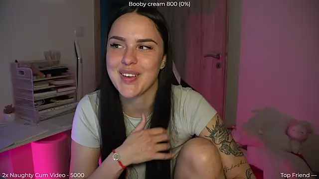 Snapshot of NaomiiMoon chatting on 05.24.26 NaomiiMoon online show from 05.24.26