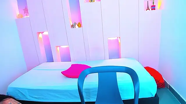 ScarletEmber3 online show from 02.18.25