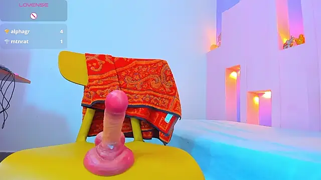 ScarletEmber3 online show from 02.18.25