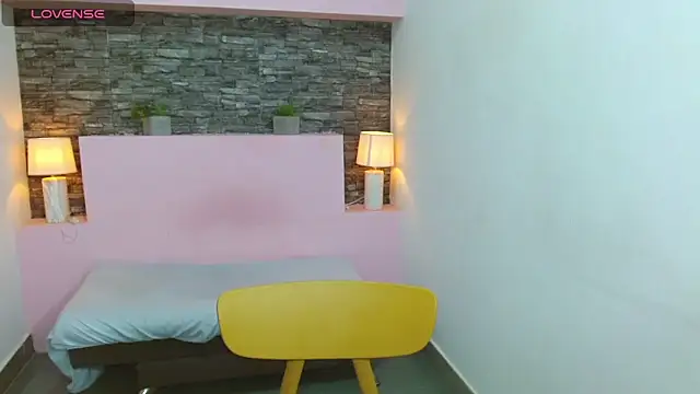 ScarletEmber3 online show from 02.25.25