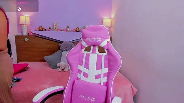 ScarletEmber3 online show from 03.20.25