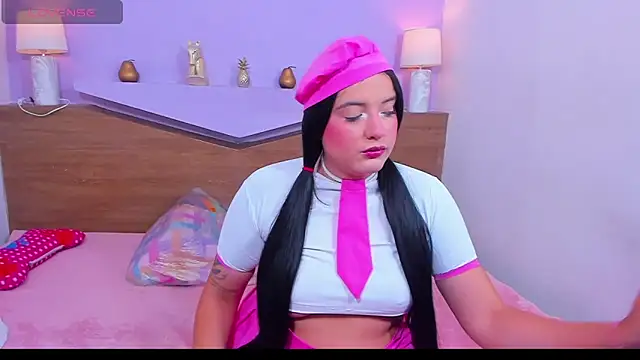 ScarletEmber3 online show from 09.18.25