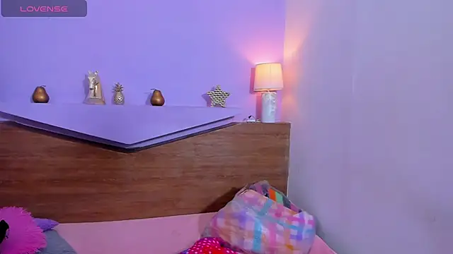 ScarletEmber3 online show from 09.23.25