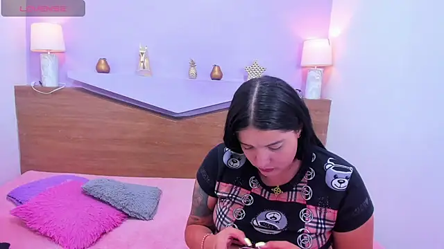 ScarletEmber3 online show from 10.09.25