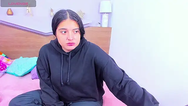 ScarletEmber3 online show from 10.12.25