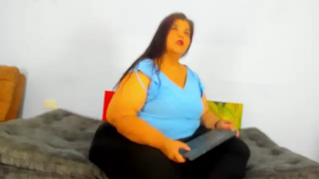 Charlotte curvy  online show from 03.03.25