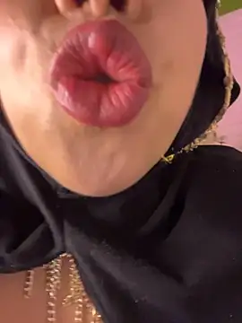 Snapshot of zahra_Jalid chatting on 04.18.26 zahra Jalid online show from 04.18.26