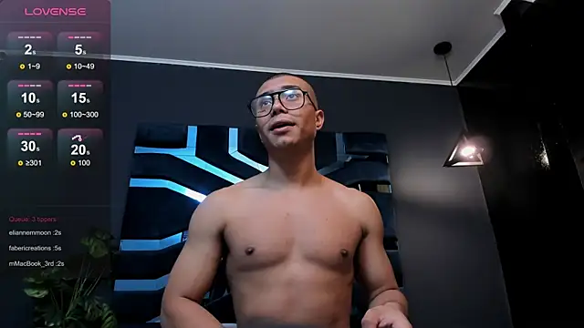 Snapshot of bruno_cavalli chatting on 03.10.25 bruno cavalli online show from 03.10.25