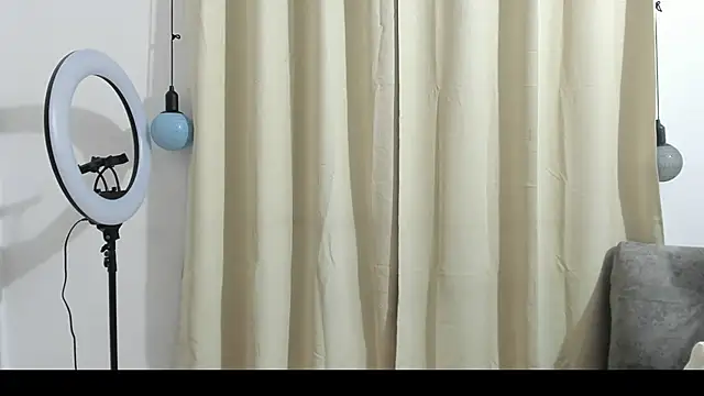 Snapshot of blueroom_party chatting on 01.18.25 blueroom party online show from 01.18.25