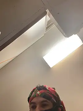 Snapshot of 1-23toto chatting on 02.25.25 1-23toto online show from 02.25.25