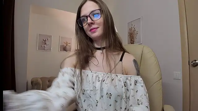 Snapshot of Iriss_Miller chatting on 01.20.25 Iriss Miller online show from 01.20.25