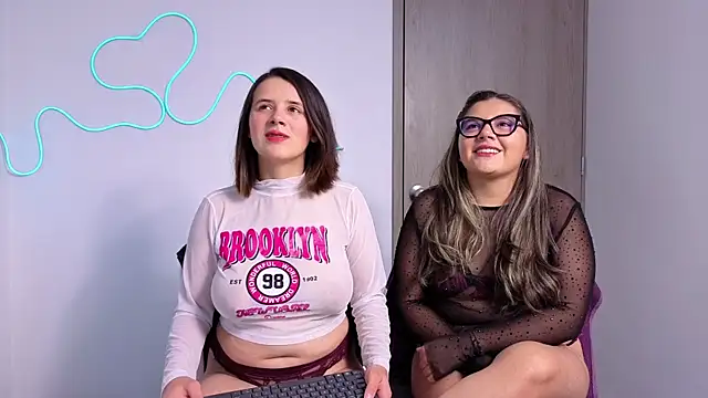 SexLaura  online show from 04.30.26