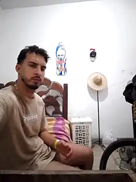 Snapshot of alejo5288 chatting on 09.21.25 alejo5288 online show from 09.21.25