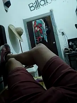 Snapshot of alejo5288 chatting on 10.04.25 alejo5288 online show from 10.04.25