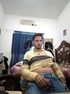 Snapshot of alejo5288 chatting on 10.30.25 alejo5288 online show from 10.30.25