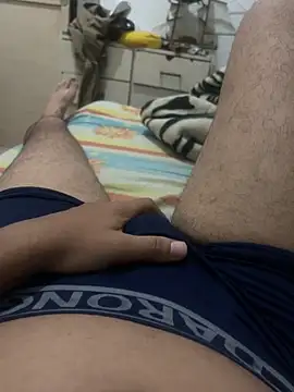 Snapshot of alejo5288 chatting on 04.21.26 alejo5288 online show from 04.21.26