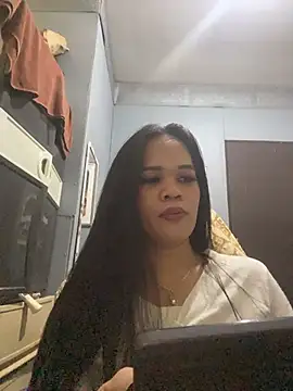 SophiaCourthaway online show from 11.11.25